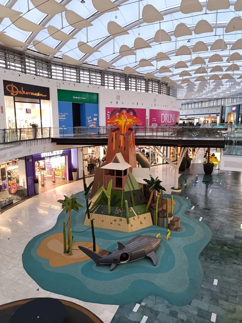 Centro Comercial Isla Azul 